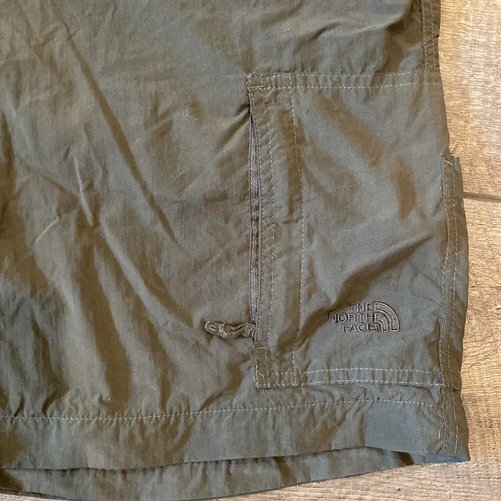THE NORTH FACE Outdoor Hiking Cargo Shorts Dark Green  XL